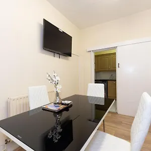  Homestay Barking Road Comfy House United Kingdom